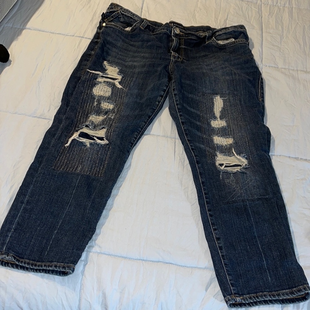 Rock & Republic distressed Capri jeans